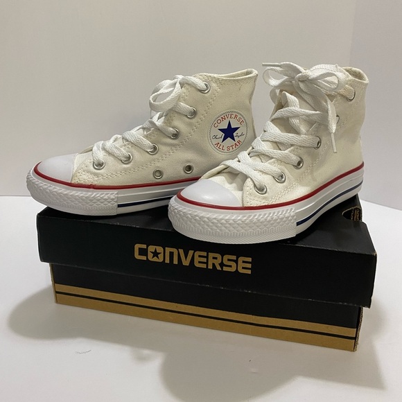 NWT✨ CONVERSE ✨ SIZE 11 kids unisex - Picture 1 of 8